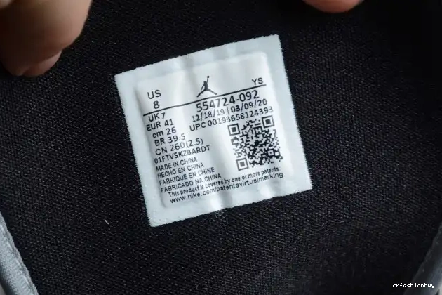 554724-092 Mid Light Smoke 1 AIR Jordan Grey 0525